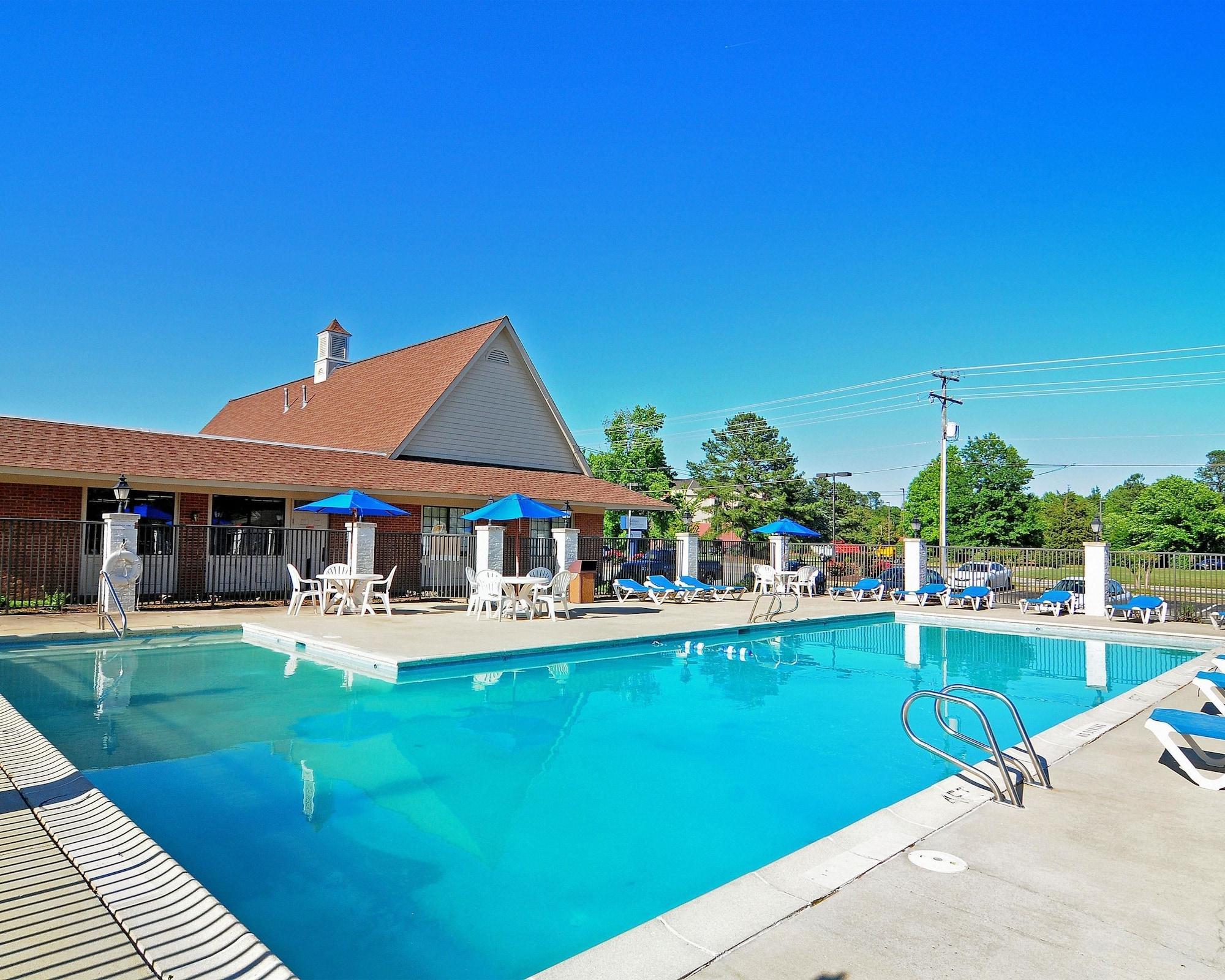 Days Inn & Suites By Wyndham Colonial Williamsburg Exterior photo