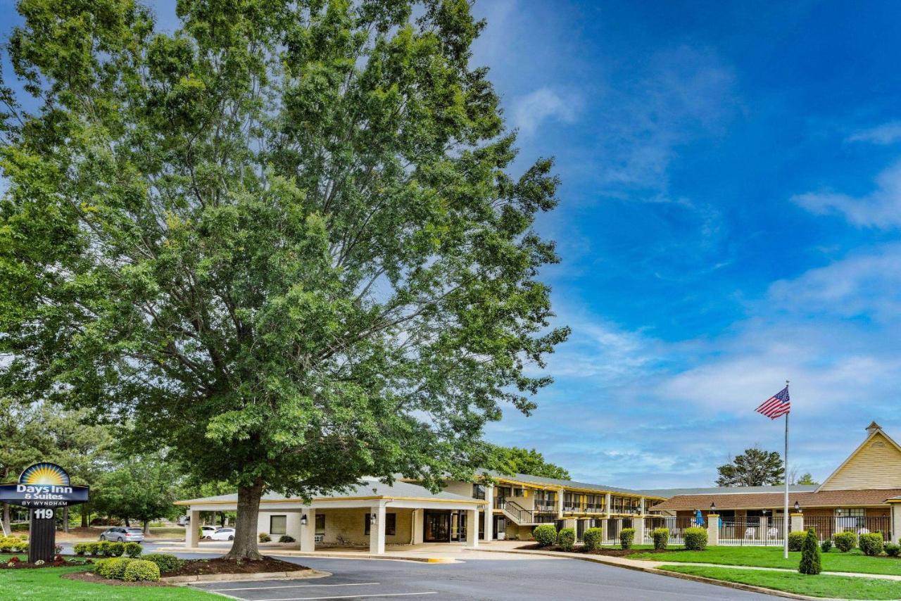 Days Inn & Suites By Wyndham Colonial Williamsburg Exterior photo