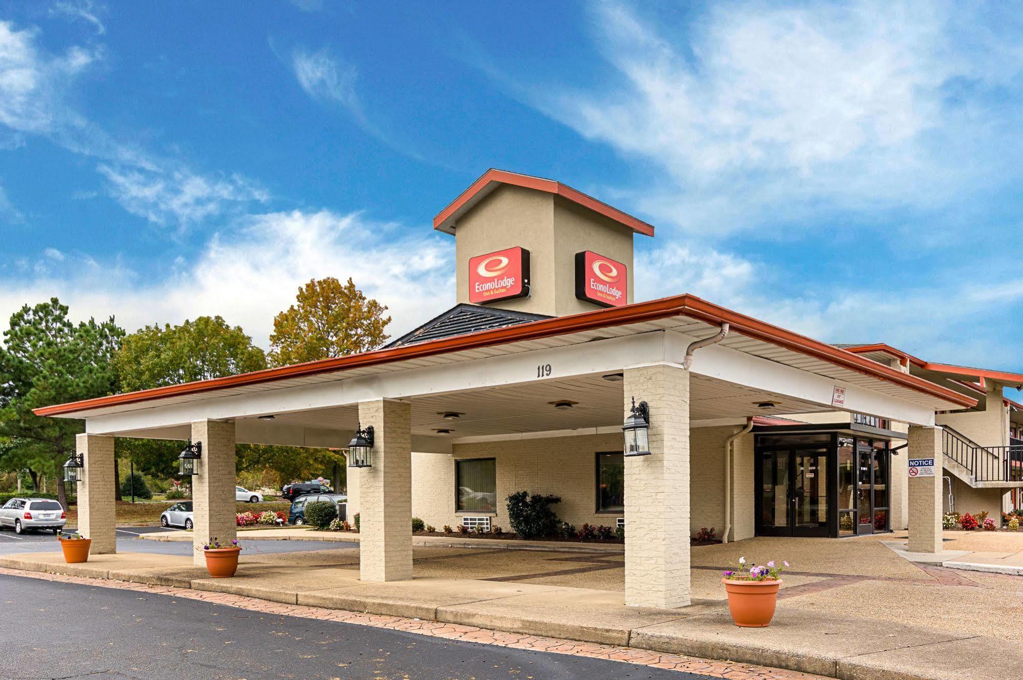 Days Inn & Suites By Wyndham Colonial Williamsburg Exterior photo